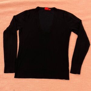 Esprit med wm’s Classic Black V-Neck Sweater